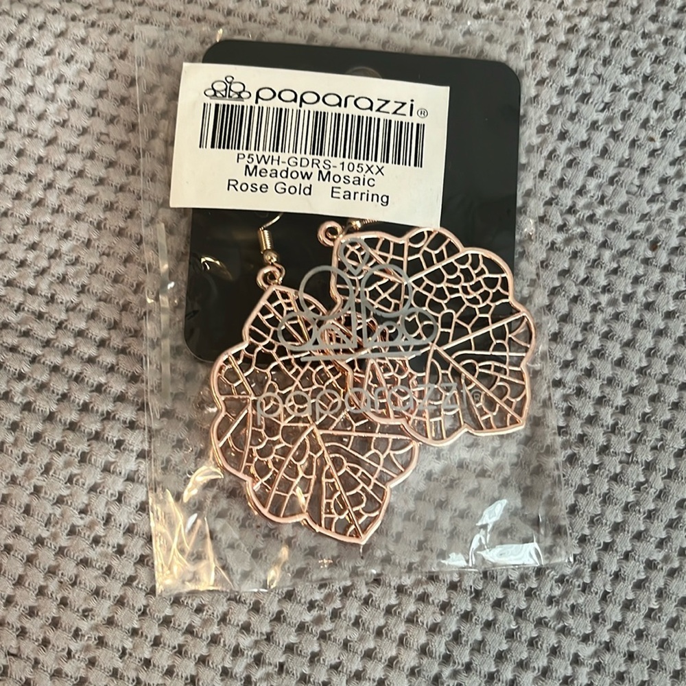 Paparazzi rose gold earrings